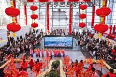 <b>推进平易近营经济健康成长高质量成长</b>